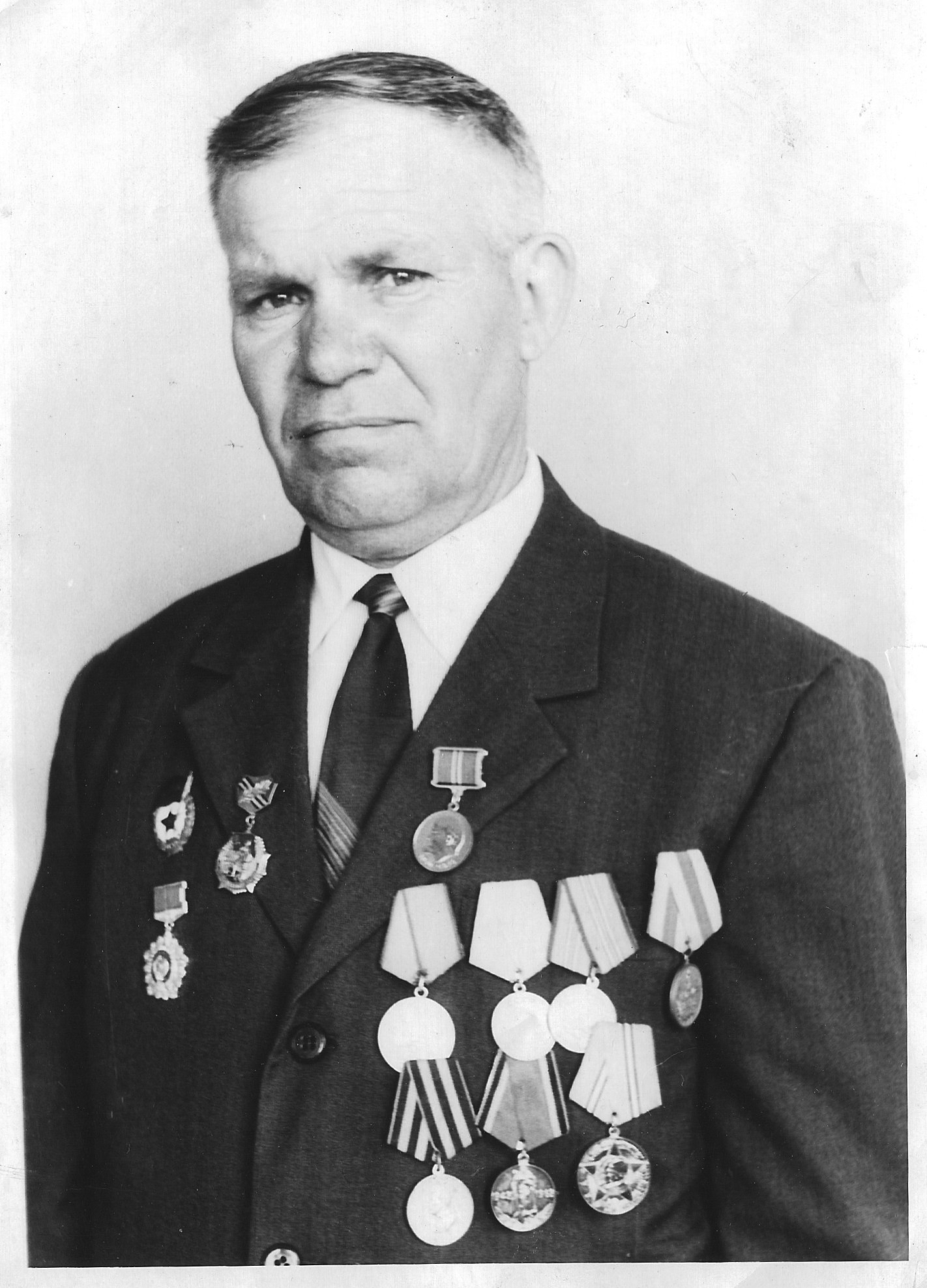 Григорий Ильич с орденами